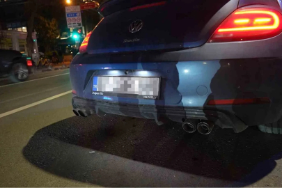 Kadıköy’de abartı egzoz denetimi: Araçlara ceza yağdı
