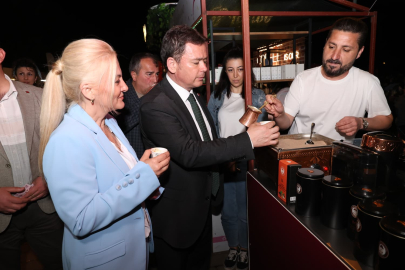 Osmangazi’de Kahve ve Müzik Coşkusu: Başkan Erkan Aydın Bursa Kahve Festivali’nde Vatandaşlarla Buluştu
