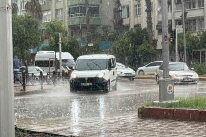 Adana’da Mayıs ortasında şiddetli yağış etkili oldu
