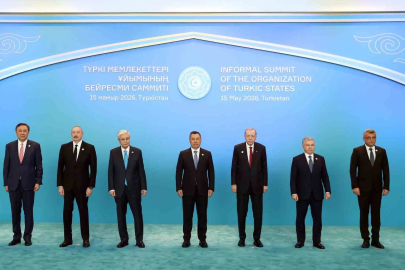 Cumhurbaşkanı Erdoğan, TDT Zirvesi’nde aile fotoğrafı çektirdi
