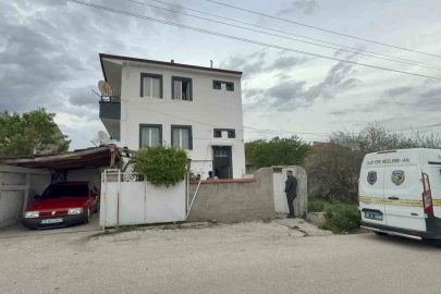 Yaşlı kadın banyoda ölü bulundu
