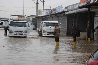 Iğdır küçük sanayi sitesindeki iş yerleri sular altında kaldı
