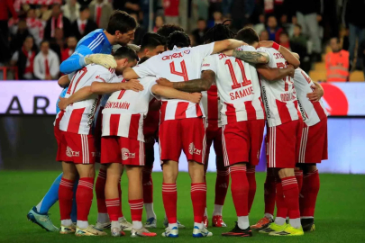 Süper Lig’e veda edecek son takım yarın belli olacak
