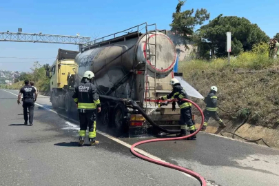 Seyir halindeki beton yüklü kamyon alevlere teslim oldu
