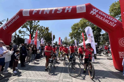 19 Mayıs’ta Sultanahmet’ten Dolmabahçe’ye pedal çevirdiler
