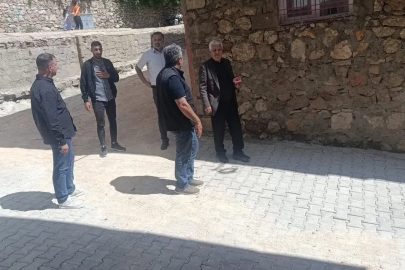 Çermik’te yağışlar nedeni ile bozulan yollar onarılıyor
