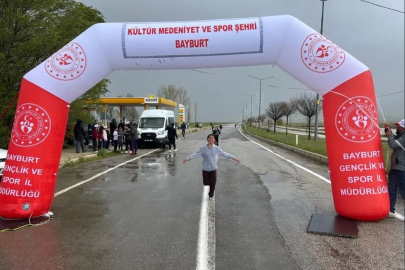 Demirözü’nde ‘Gençlik Koşusu’ düzenlendi
