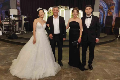 Denizli’de Türk-Kore esintili görkemli düğün
