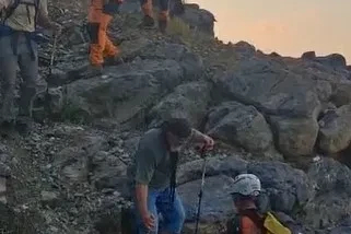 Mahsur kalan 2 kişi 3 saatlik çalışmayla kurtarıldı
