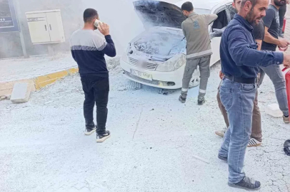 Diyarbakır’da seyir halindeki araç alevlere teslim oldu
