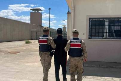 Göçmen kaçakçısı jandarmaya yakalandı
