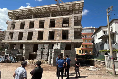Aksaray’da korkuluk demiri üzerine düşen işçi ağır yaralandı
