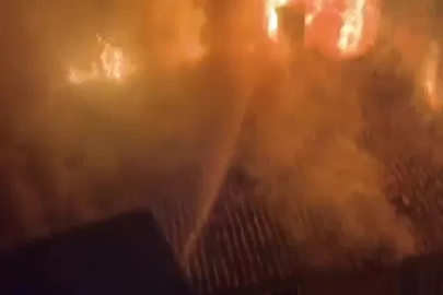 Geceyi aydınlatan yangın mahalleyi ayağa kaldırdı
