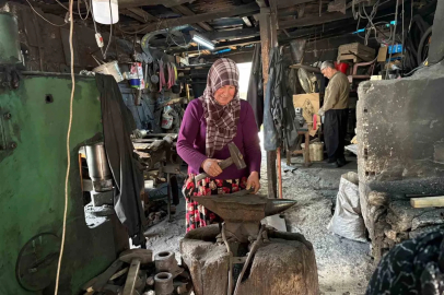 Osmaniye’de 42 yıllık evlilik, örs başında ortak mesaiye dönüştü
