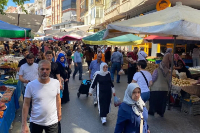 Tarihi Salı Pazarı’nda bayram bereketi
