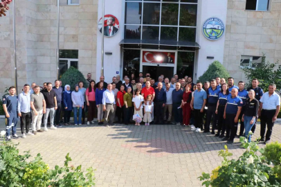 Başkan Özel, belediye personeliyle bayramlaştı
