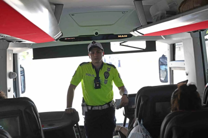 İzmir Emniyeti’nden bayram mesaisi: Tedbirler en üst seviyeye çıkarıldı
