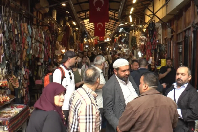 Gaziantep’in tarihi çarşılarında bayram yoğunluğu
