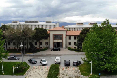 Erzincan’da cadde ve sokaklar boş kaldı
