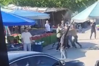 İzmir’de pazarcılar arasında silahlı kavga kamerada
