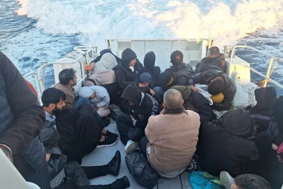 Çanakkale’de mobil radarın tespit ettiği 31 kaçak göçmen yakalandı
