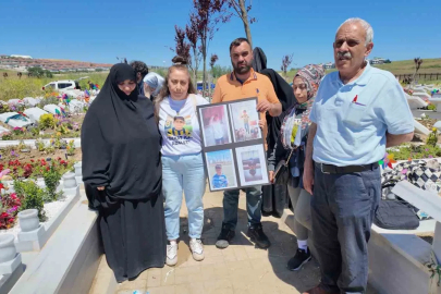 Büyükçekmece’de bıçaklanarak öldürülen 16 yaşındaki Abdulbaki Demirel’in kabrinde hüzünlü bayram
