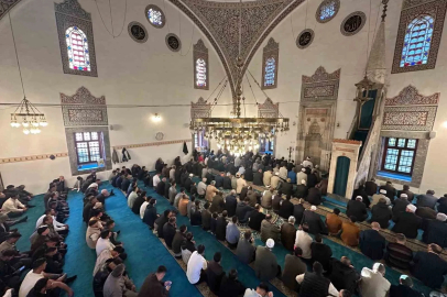 Karapınar’da bayram namazında vatandaşlar camilere akın etti
