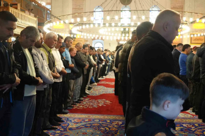 Balıkesir, Zağnospaşa Cami’nde bayramlaştı
