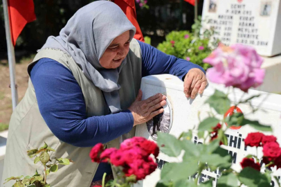 Şehit annesi: "Yaşıyor muyum yaşamıyor muyum bilmiyorum"
