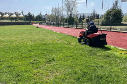 Söğüt’te park ve bahçelerde yoğun mesai
