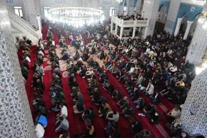 Bayram namazında ilk saf Iğdır’da tutuldu
