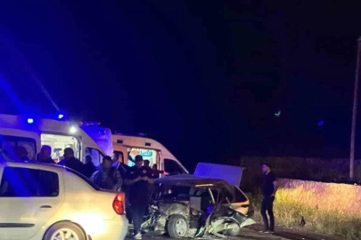 Elazığ’da otomobil ile traktör çarpıştı: 5 yaralı
