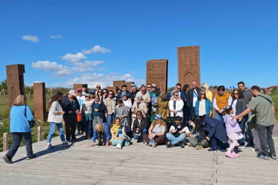Ahlat Selçuklu Mezarlığı’nda Kurban Bayramı yoğunluğu
