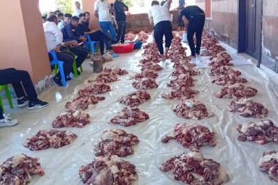 Mardin’de imece usulü kesilen 1 ton kurban eti, 100 aileye dağıtıldı
