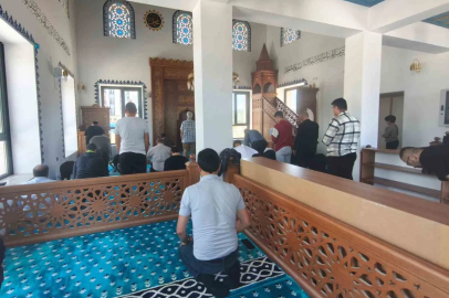 Akçaova TOKİ Camii’nde ilk Cuma namazı kılındı
