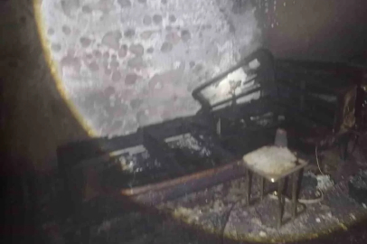 Diyarbakır’da üçlü prizden çıkan yangın evi küle çevirdi
