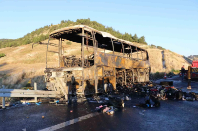 Denizli’deki 8 kişinin öldüğü otobüsten geriye sadece demir yığını kaldı
