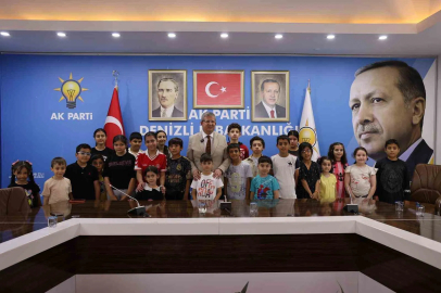 Çocuklar bayram coşkusunu AK Parti Denizli İl Başkanlığında yaşadı
