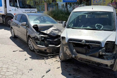 İki aracın çarpıştığı kazada 5 kişi yaralandı
