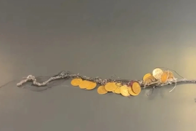 Kadının boynundaki 185 bin TL değerindeki 17 çeyrek altın böyle çalındı

