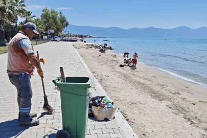 Kuşadası’da bayramtatilinde 3 bin 67 ton çöp toplandı
