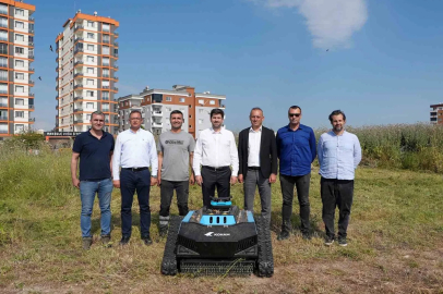 Tarsus’ta Park ve Bahçeler Müdürlüğüne yeni nesil biçme makinesi
