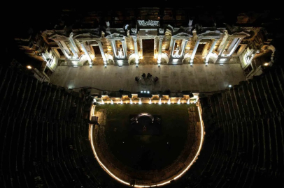 Hierapolis’te gece müzeciliğinde yeni sezon başladı
