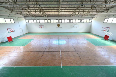 Tarsus’ta yenilenen spor salonunda sona gelindi
