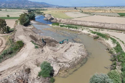 Menderes Nehri’nde ıslah çalışmaları sürüyor
