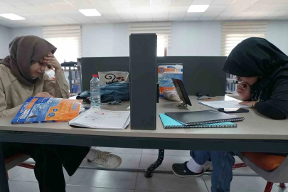 Kahramanmaraş kütüphanelerinde gençler sınava hazırlanıyor
