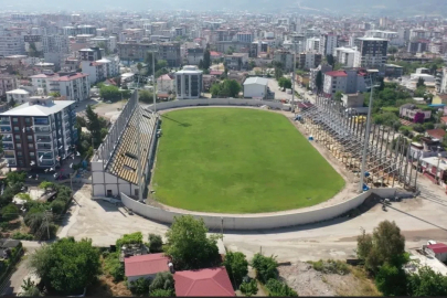 Depremde hasar alan 7 Ocak Stadyumu, yeniden yükseliyor
