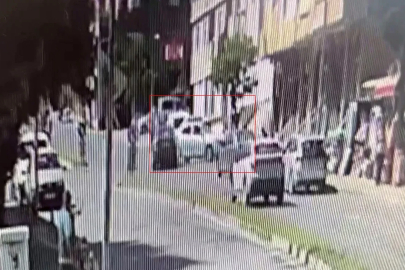Büyükçekmece’de ehliyetsiz sürücü durağa daldı: 1 ağır yaralı
