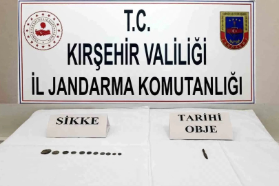 Kırşehir’de tarihi eser operasyonu: Sikke ve objeler ele geçirildi
