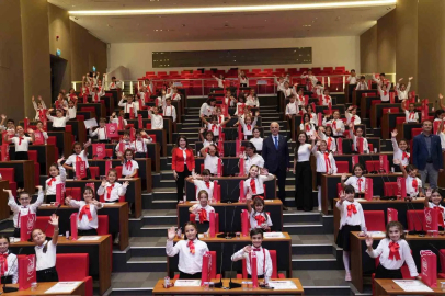 Ümraniye’de verilen söz tutuldu: 120 öğrenci tablet sahibi oldu
